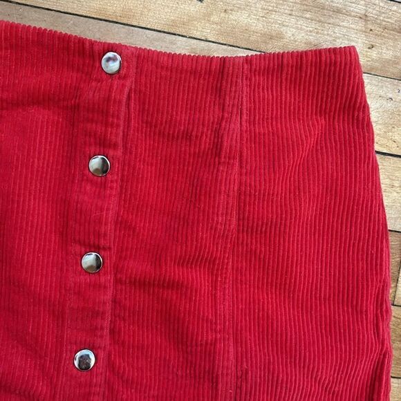 Forever 21 Women’s Red Corduroy Mini Skirt With Front Buttons Size Small - Picture 2 of 6
